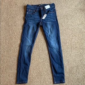 Women’s express skinny jean. Mid rise
